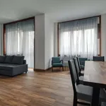 Miete 6 Schlafzimmer wohnung von 130 m² in Stuttgart