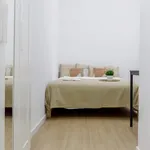 Rent 4 bedroom apartment in Valencia