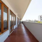 Rent 4 bedroom apartment of 201 m² in Lisbon