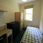 Rent 4 bedroom flat of 69 m² in Durham