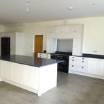 Rent 5 bedroom house in Wales