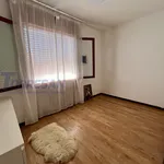 Rent 2 bedroom apartment of 80 m² in padova