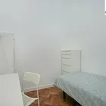 Rent 16 bedroom apartment in Lisbon