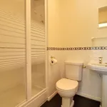 Rent 2 bedroom flat in West Midlands