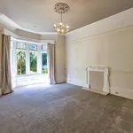 Rent 2 bedroom flat of 138 m² in Harrogate