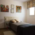 Rent a room of 150 m² in madrid