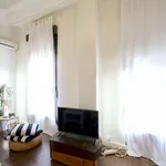 Rent a room of 180 m² in valencia