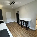 Rent 3 bedroom flat in Swansea