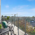 Rent 2 bedroom apartment in St Kilda East