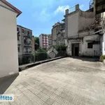 Affitto 2 camera appartamento di 119 m² in Naples