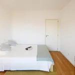 Rent 5 bedroom apartment in Lisbon