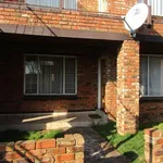 Rent 2 bedroom apartment in Roodepoort