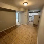 Rent 3 bedroom apartment of 2454 m² in Pembroke Pines