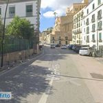 Affitto 4 camera appartamento di 100 m² in Naples