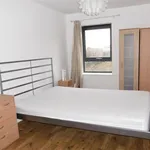 Rent 2 bedroom flat of 64 m² in Leeds