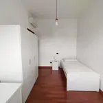 Rent 5 bedroom apartment in Milan