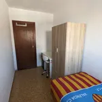 Rent a room of 130 m² in valencia