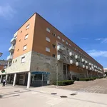 Alquilo 2 dormitorio apartamento de 67 m² en Pamplona - Iruña