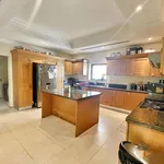 Rent 5 bedroom house of 599 m² in Dubai