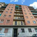 Affitto 2 camera appartamento di 64 m² in Turin