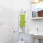 Rent 4 bedroom apartment in Milan