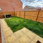 Rent 3 bedroom flat in Yorkshire And The Humber