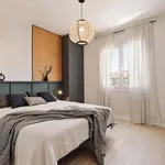 Rent 5 bedroom apartment of 85 m² in Barcelona