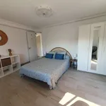 Rent a room of 110 m² in valencia