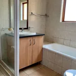 Rent 3 bedroom house of 19 m² in Randburg