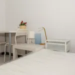 Rent 3 bedroom apartment in Madrid