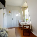 Appartement de 237 m² avec 1 chambre(s) en location à Paris