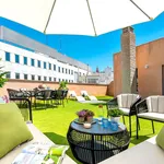 Rent 3 bedroom apartment of 200 m² in Sevilla