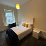 Rent 4 bedroom flat in Scotland