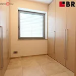 Pronajměte si 3 ložnic/e byt o rozloze 195 m² v Brno