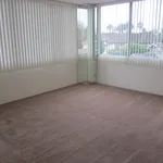 Rent 2 bedroom apartment of 140 m² in long beach