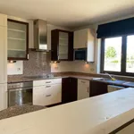 Maison de 968 m² avec 3 chambre(s) en location à Eghezée