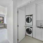 Rent 3 bedroom apartment of 2300 m² in Manhattan