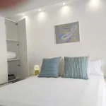 Rent 4 bedroom apartment in Barcelona