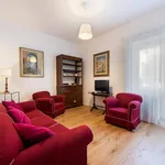 Rent 1 bedroom apartment of 60 m² in Florence