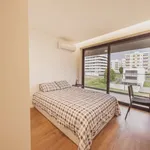 Quarto de 100 m² em porto