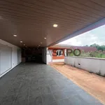 Rent 6 bedroom house of 372 m² in Leiria