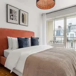 Rent 3 bedroom apartment of 106 m² in paris