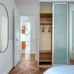 Appartement de 70 m² avec 2 chambre(s) en location à Paris