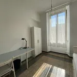 Rent 2 bedroom apartment of 85 m² in milan