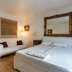 Rent 2 bedroom apartment of 38 m² in Paris