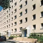 Miete 3 Schlafzimmer wohnung von 5684 m² in Berlin