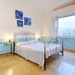 Rent a room of 85 m² in Genoa