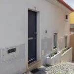 Rent 1 bedroom apartment of 40 m² in Lisbon