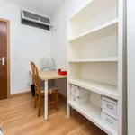 Rent a room of 150 m² in madrid