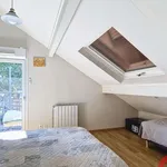 Maison de 203 m² avec 7 chambre(s) en location à Bron